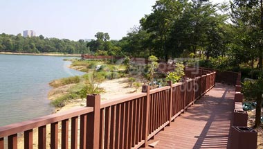 深圳坪山聚龙山公园塑木栈道塑木栏杆