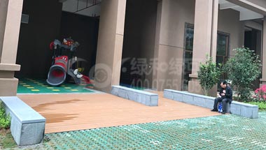 广东省梅州宁江新城小区塑木平台