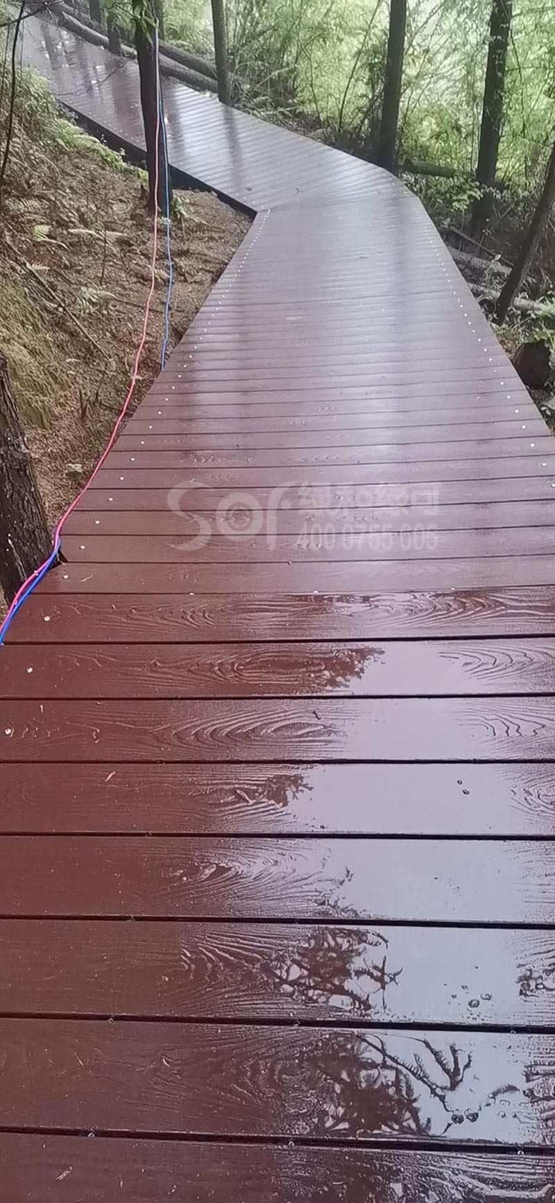 深压纹方孔塑木地板