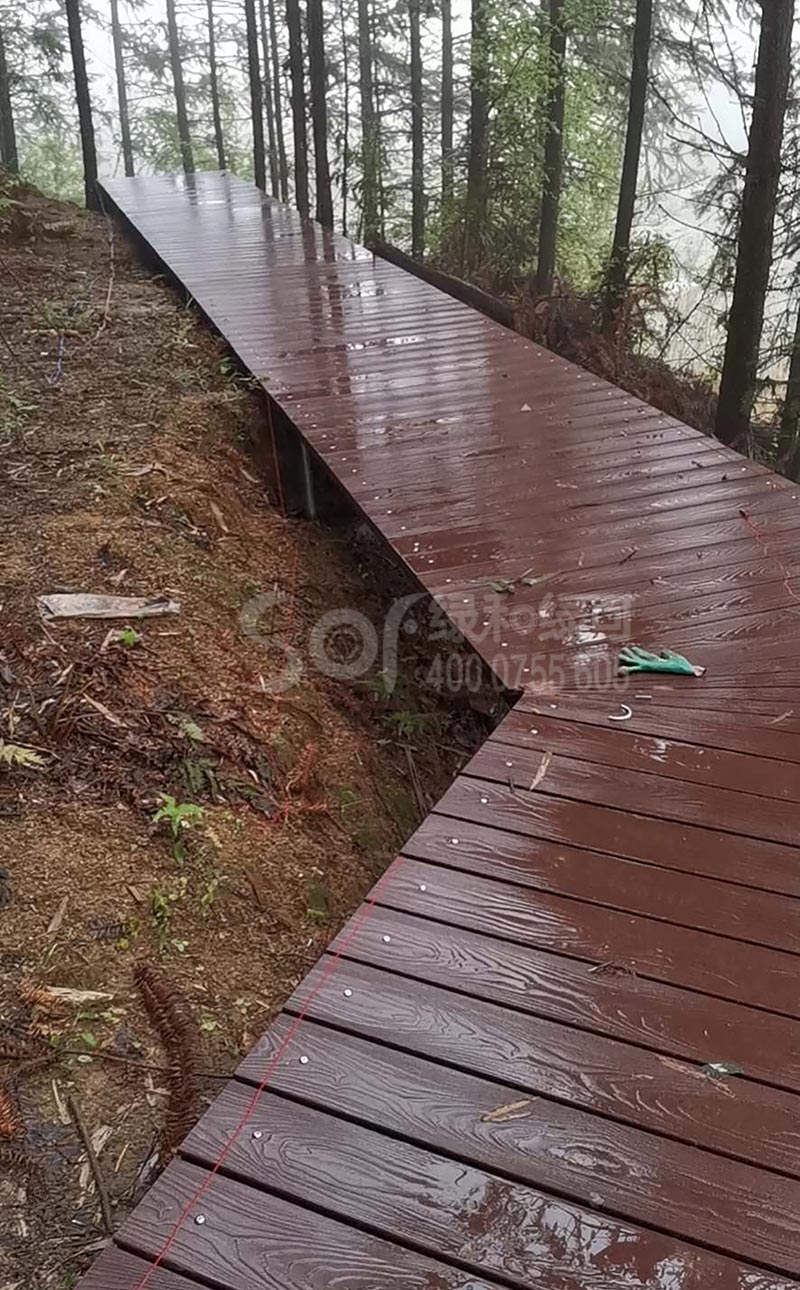 深压纹方孔塑木地板